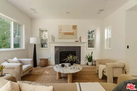 3914 Keeshen Dr, Los Angeles, CA 90066