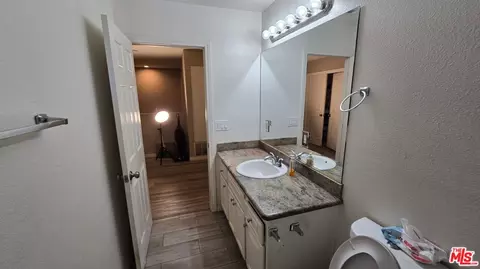 Bath - 944 Fernando St, Colton, CA 92324 photo 4 of 4