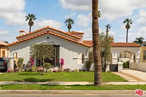 3928 S Bronson Ave, Los Angeles, CA 90008