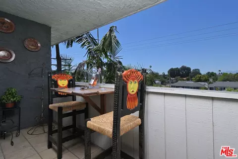 4140 Warner Blvd #302, Burbank, CA 91505