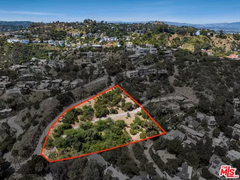 1858 Blue Heights Dr, Los Angeles, CA 90069