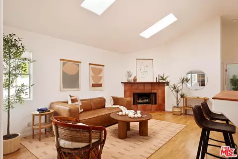 2134 Oak St #D, Santa Monica, CA 90405