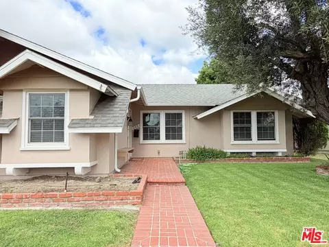 3001 Saint Albans Dr, Los Alamitos, CA 90720