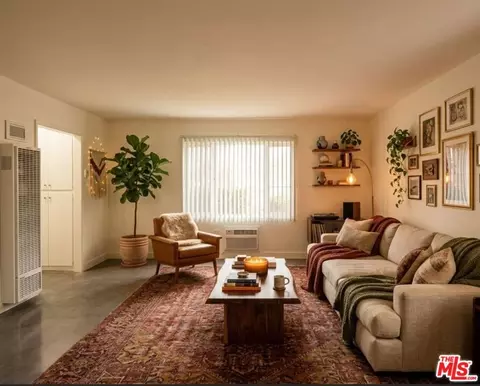 8520 Sunland Blvd #11, Sun Valley, CA 91352