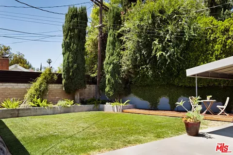 Exterior - 6237 Belmar Ave, Tarzana, CA 91335 photo 7 of 14