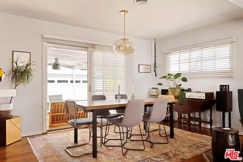 Dining - 6237 Belmar Ave, Tarzana, CA 91335 photo 4 of 5