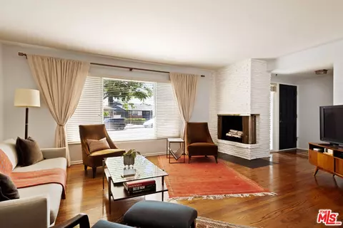 Living - 6237 Belmar Ave, Tarzana, CA 91335 photo 1 of 9
