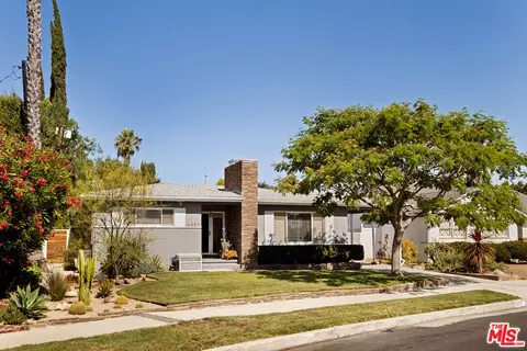 6237 Belmar Ave, Tarzana, CA 91335