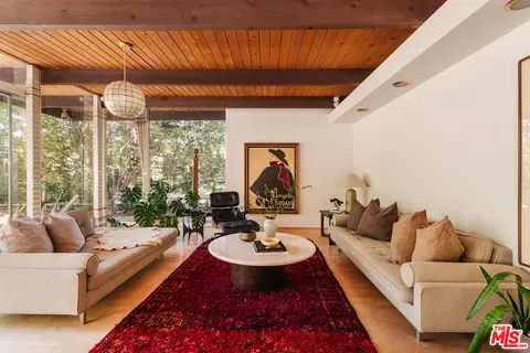 3493 Valley Meadow Rd, Sherman Oaks, CA 91403