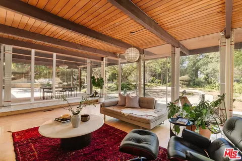 3493 Valley Meadow Rd, Sherman Oaks, CA 91403