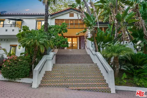 17036 Rancho St, Encino, CA 91316