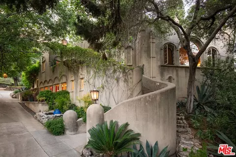 2707 Hermosita Dr, Glendale, CA 91208