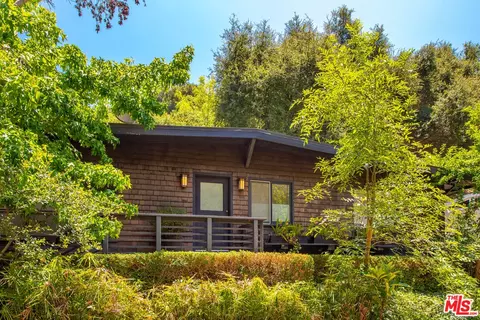 9648 Yoakum Dr, Beverly Hills, CA 90210