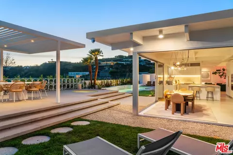 1227 Tellem Dr, Pacific Palisades, CA 90272