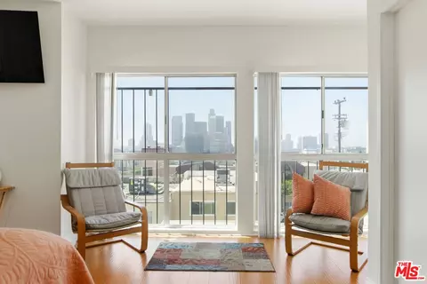 927 W College St #7, Los Angeles, CA 90012