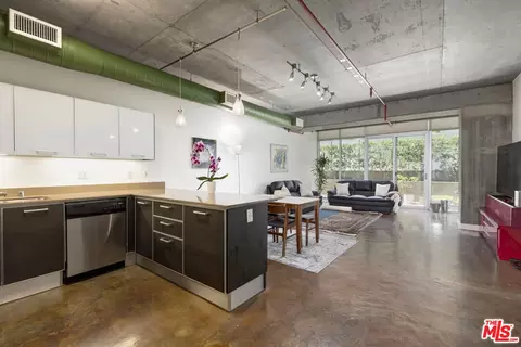 645 W 9th St #240, Los Angeles, CA 90015