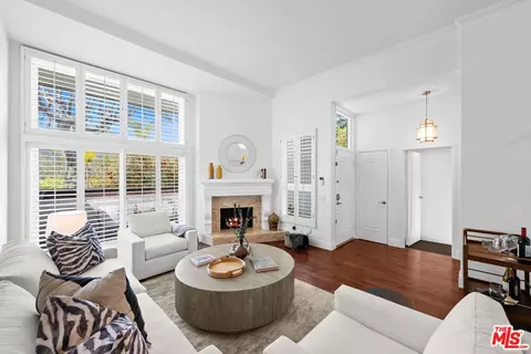 17169 Palisades Cir, Pacific Palisades, CA 90272