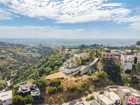 2131 Kew Dr, Los Angeles, CA 90046