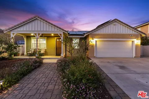 445 Edgewood Dr, Fillmore, CA 93015