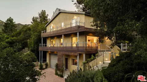 1557 Topanga Skyline Dr, Topanga, CA 90290