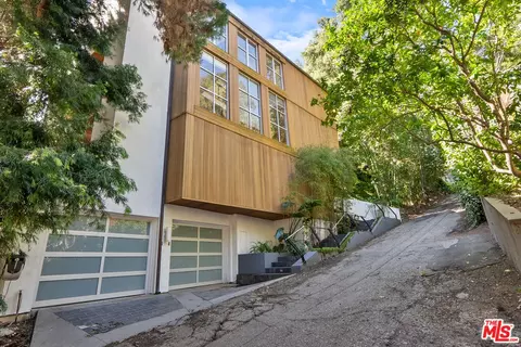 9976 Westwanda Dr, Beverly Hills, CA 90210