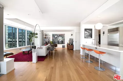 1155 S Grand Ave #1511, Los Angeles, CA 90015