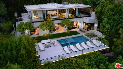 1723 Rising Glen Rd, Los Angeles, CA 90069