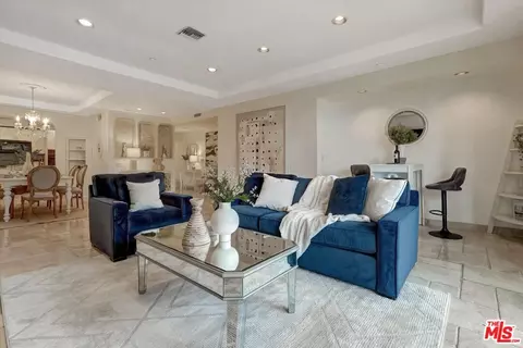 11952 Montana Ave #303, Los Angeles, CA 90049