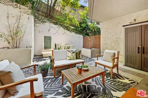 11687 Bellagio Rd #3, Los Angeles, CA 90049