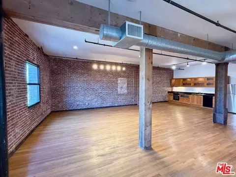 215 S Santa Fe Ave #4, Los Angeles, CA 90012