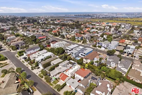 7711 W 82nd St, Playa Del Rey, CA 90293