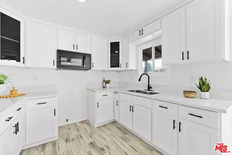 1619 W 68th St, Los Angeles, CA 90047