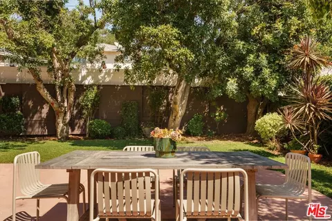 1633 Santa Barbara Ave, Glendale, CA 91208