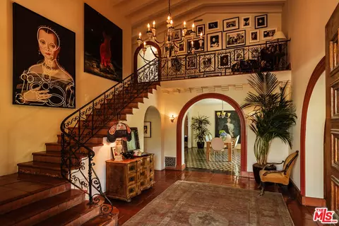 5000 Finley Ave, Los Angeles, CA 90027