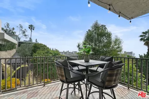 1230 Horn Ave #305, West Hollywood, CA 90069