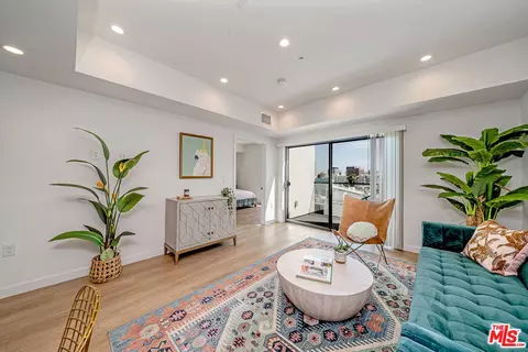 321 S Oxford Ave #606, Los Angeles, CA 90020
