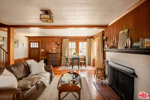 Living - 419 Hemlock Dr, Lake Arrowhead, CA 92352 photo 3 of 3