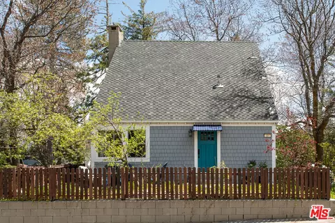 419 Hemlock Dr, Lake Arrowhead, CA 92352