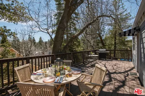 Exterior - 419 Hemlock Dr, Lake Arrowhead, CA 92352 photo 4 of 6
