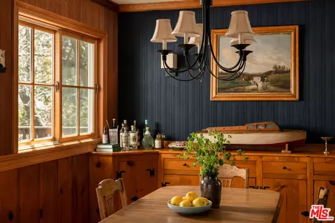 Dining - 419 Hemlock Dr, Lake Arrowhead, CA 92352 photo 4 of 5