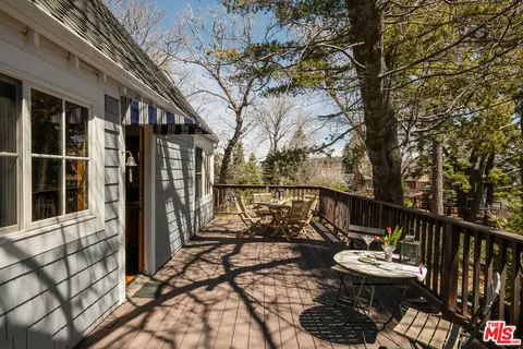 Exterior - 419 Hemlock Dr, Lake Arrowhead, CA 92352 photo 3 of 6