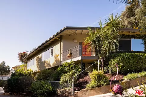 941 Cavanagh Rd, Glendale, CA 91207