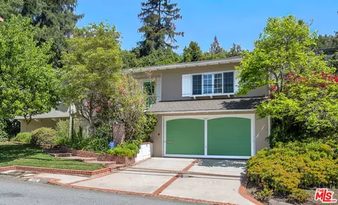 260 N Bundy Dr, Los Angeles, CA 90049