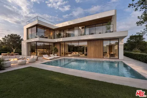 17089 Bollinger Dr, Pacific Palisades, CA 90272