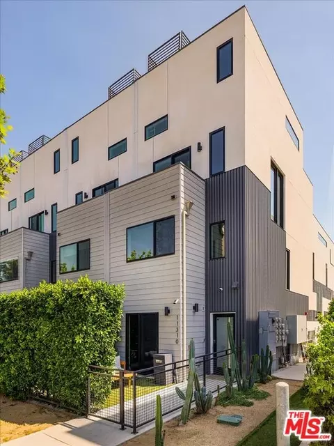 11310 Victory Blvd, North Hollywood, CA 91606