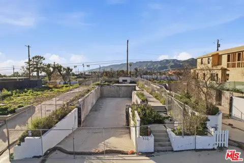533 Swarthmore Ave, Pacific Palisades, CA 90272