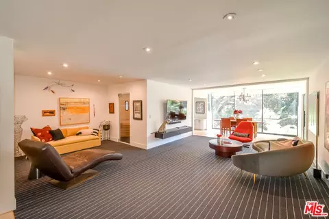 289 S Barrington Ave #A211, Los Angeles, CA 90049