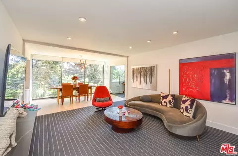 289 S Barrington Ave #A211, Los Angeles, CA 90049