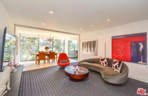 289 S Barrington Ave #A211, Los Angeles, CA 90049