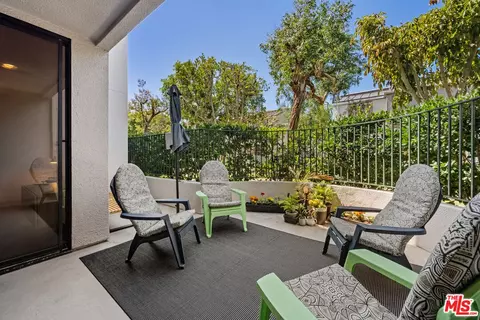 2960 Neilson Way #103, Santa Monica, CA 90405